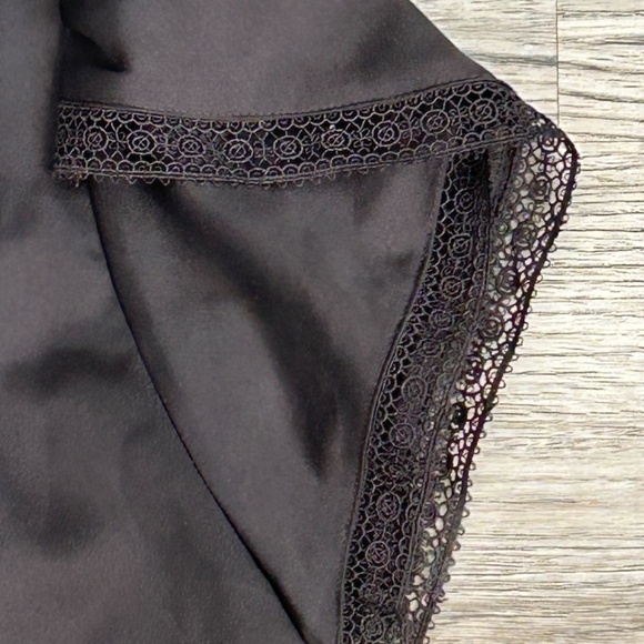 J Crew Black Short Sleeve Lace Trim Blouse Sz XXS - Picture 3 of 8